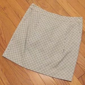 GAP White Mini Skirt with Gray Pattern